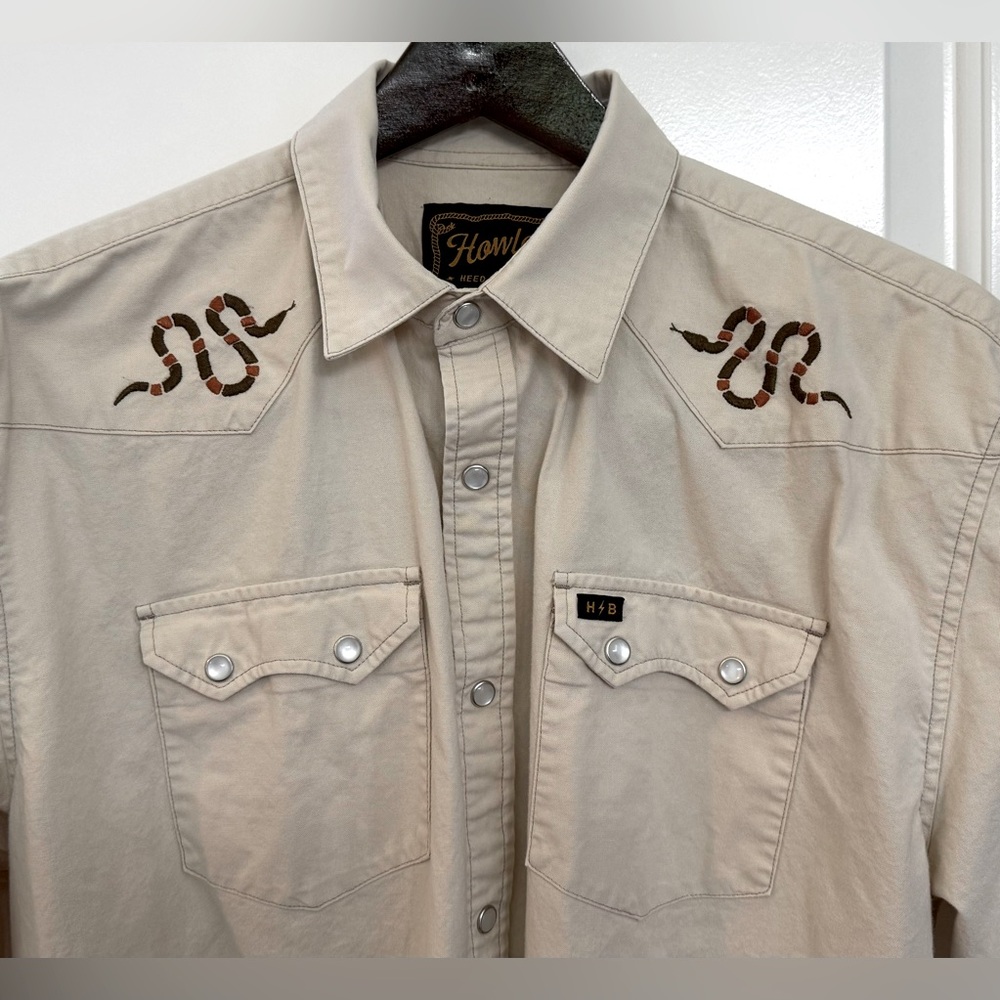 Howler Brothers Snake Embroidered Crosscut Deluxe Snapshirt